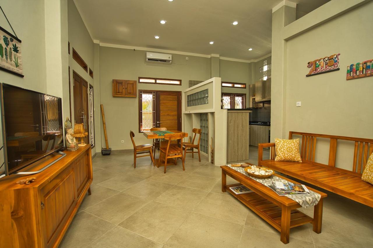 Dalai Home Kuta  エクステリア 写真