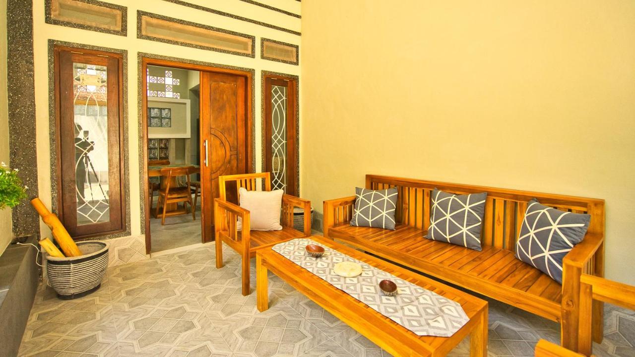 Dalai Home Kuta  エクステリア 写真